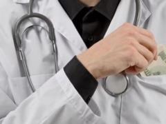 «Мертвые души» и двойная оплата: как зарабатывают деньги на бесплатной медицине