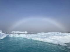 Украинские полярники поделились невероятными фото белой радуги