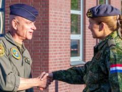 Принцесса Нидерландов Амалия начала службу в Воздушных силах страны