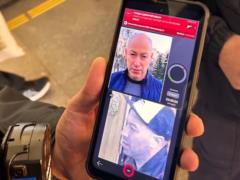 В Петербурге полиция остановила музыканта из-за схожести с Дмитрием Гордоном