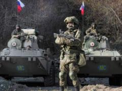 Російські військові відмовляються від тактики  м ясних штурмів 