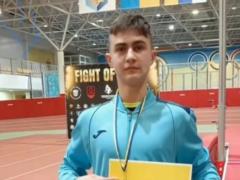 13-летний украинец установил мировой рекорд по прыжкам с шестом - 4,40 метра