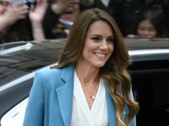Толпы людей и  Ciao, Kate : Кейт Миддлтон встретили овациями в Италии