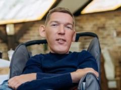 Не может даже руку сам поднять, - адвокат о состоянии львовянина с СМА Гусакове