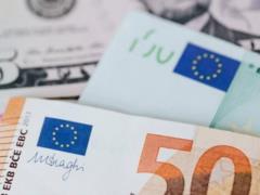 Доллар, подвинься: почему украинцы все чаще покупают евро