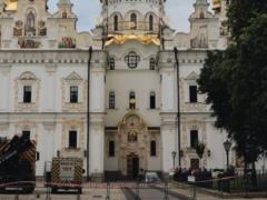 Киево-Печерская лавра частично возобновила работу для посетителей