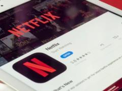 Украинцы отменяют подписки на Netflix из-за новости о мультсериале  Маша и Медведь 