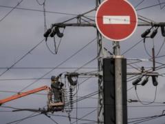 В  Укрэнерго  призвали украинцев экономить электричество в пиковые часы