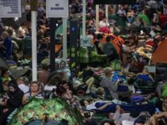 В Киеве на станциях метро ночевали более 52 тысяч человек - это новый рекорд