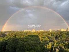 После мощного ливня над Киевом протянулась двойная радуга