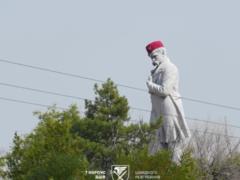 В Днепре надели на памятник Тарасу Шевченко самый большой в Украине маруновый берет