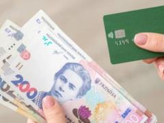 Наличка или карточка: где безопаснее держать деньги во время войны