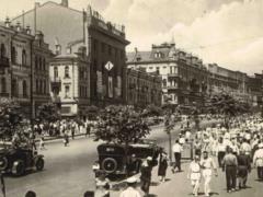 Жилье 100 лет назад: квартиры без кухонь, подселение за высокие потолки и солярии на крыше